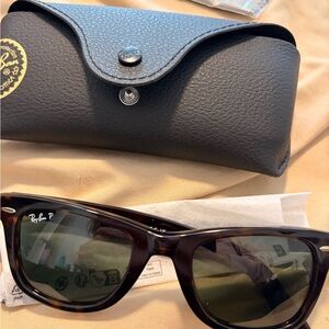 Ray-Ban Brown Tortoiseshell Frame with Green Lenses Sunglasses